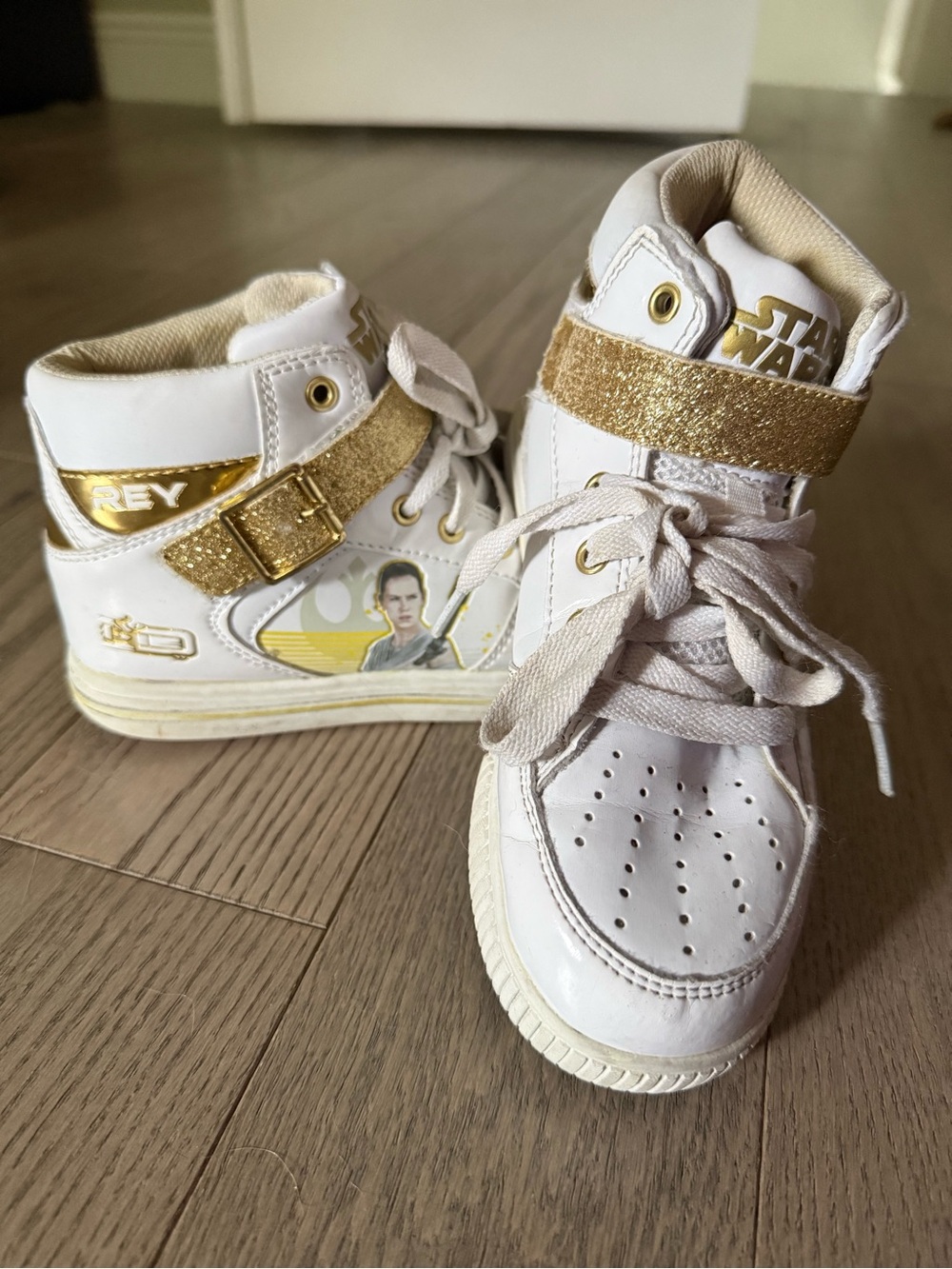 Star Wars Kids High-Top Sneakers in White and Gold